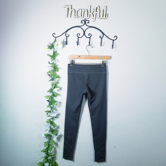 GC🔥 Mono B Leggings - Picture 3 of 6